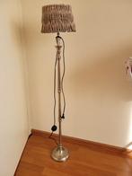 Staande lamp met rieten kap - 122 cm hoog, Ophalen, Gebruikt, 100 tot 150 cm, Landelijk