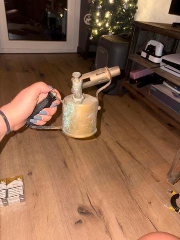 Antieke messing benzine-/spiritusbrander beschikbaar voor biedingen
