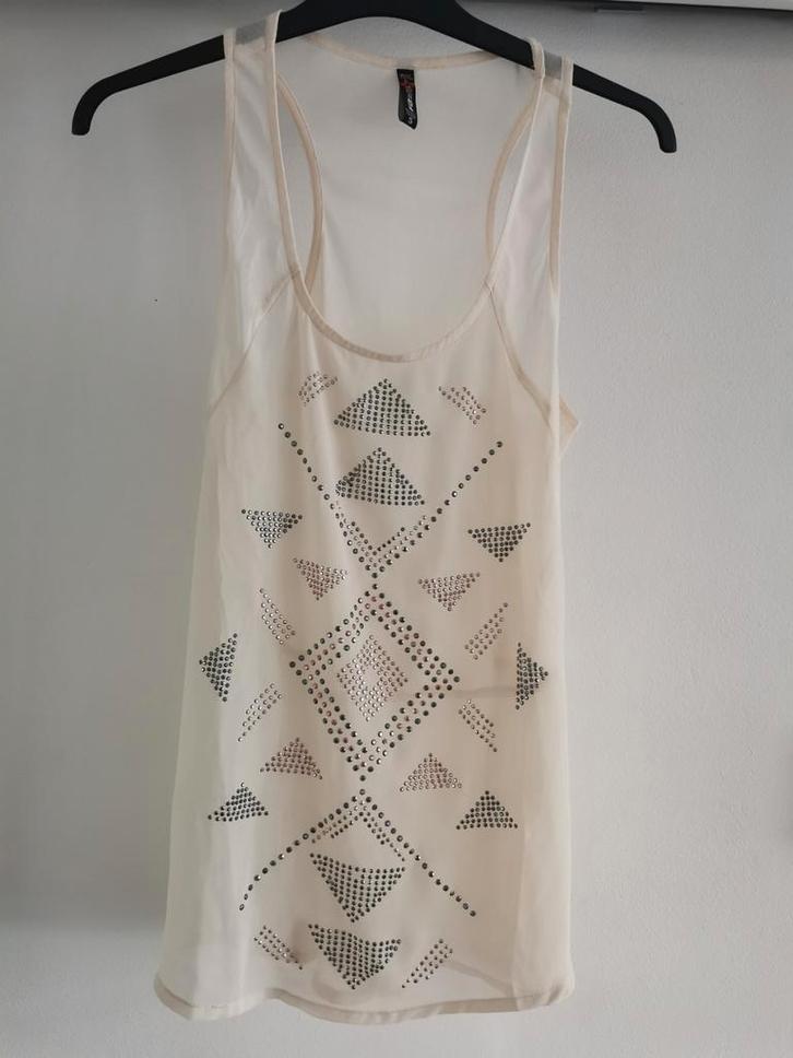 New Yorker top met studs mt. S, Kleding | Dames, Tops, Zo goed als nieuw, Maat 36 (S), Beige, Zonder mouw, Verzenden