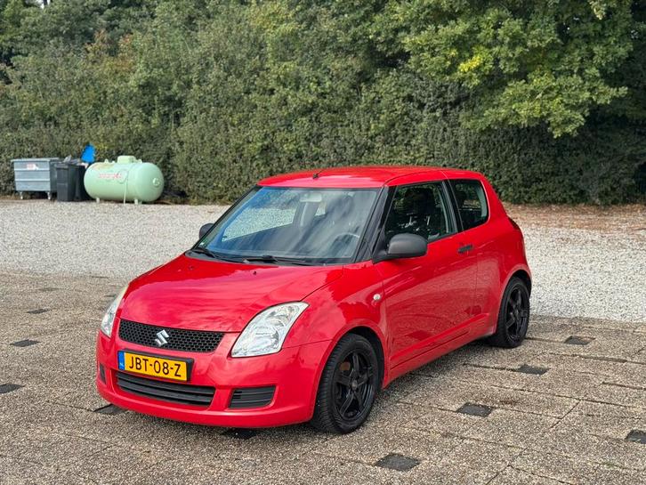 Suzuki Swift 1.3 3D 2009 NIEUWE APK, Auto's, Suzuki, Bedrijf, ABS, Airbags, Airconditioning, Isofix, Lichtmetalen velgen, Metallic lak