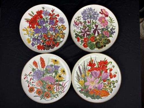Flowers of the Year wandborden (zie alle foto's), Huis en Inrichting, Keuken | Servies, Zo goed als nieuw, Bord(en), Overige stijlen