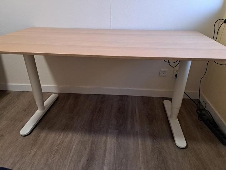 Te koop: zit/sta bureau (Ikea), Huis en Inrichting, Bureaus, Zo goed als nieuw, Bureau, Elektrisch, In hoogte verstelbaar, Ophalen