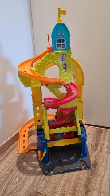 Fisher price sta zit garage met auto's  beschikbaar voor biedingen