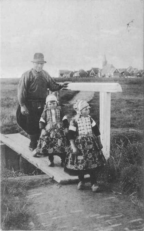(301-039-043) Marken, Verzamelen, Ansichtkaarten | Nederland, Noord-Holland, Verzenden