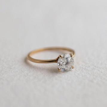 Vintage 9K gouden solitaire ring met CZ - 16,25 beschikbaar voor biedingen