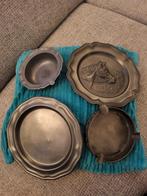 Tinnen bord met paardenmotief, bord, twee asbakken, Antiek en Kunst, Antiek | Schalen, Ophalen of Verzenden