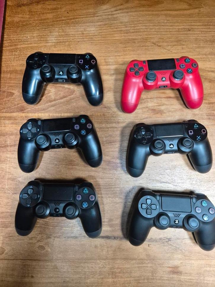 Playstation 4 controllers., Spelcomputers en Games, Spelcomputers | Sony PlayStation Consoles | Accessoires, Zo goed als nieuw
