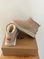 UGGS maat 40, Kleding | Dames, Schoenen, UGG, Beige, Nieuw, Ophalen of Verzenden