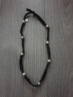 JWLZ zwarte stoffen ketting met kralen ~ TH0603, Ophalen of Verzenden, Gebruikt, Zwart, Overige materialen
