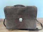 Suede laptoptas merk Plevier, Computers en Software, Laptoptassen, Ophalen, 17 inch of meer, Zo goed als nieuw