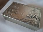 Vintage metalen/tinnen doosje met schepen (galjoenen), Verzenden