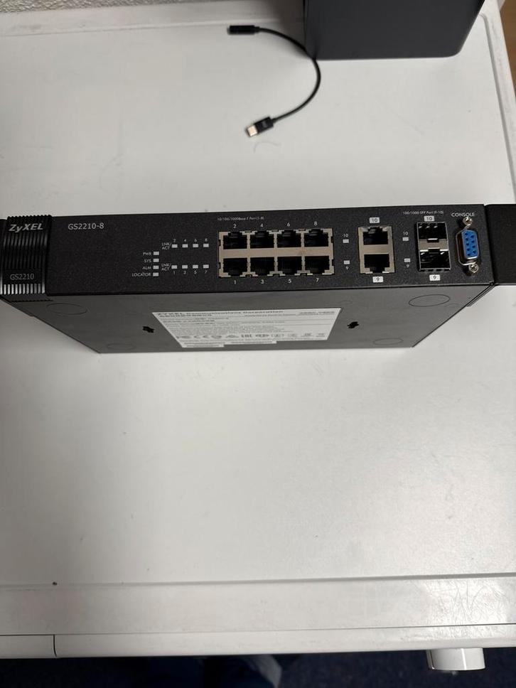 Zyxel GS2210-8 Gigabit Switch - 8 Poorten, Computers en Software, Netwerk switches, Gebruikt, Ophalen of Verzenden