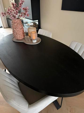 ovale eettafel zwart – 180x100 cm – nieuwprijs €899 beschikbaar voor biedingen