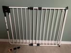 Verstelbaar traphekje, Kinderen en Baby's, Traphekjes, Ophalen, Aluminium, 100 tot 115 cm, Zo goed als nieuw