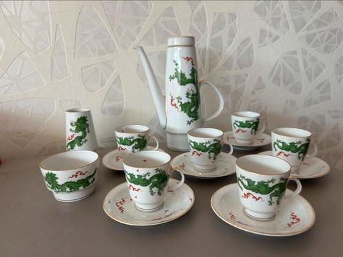 Diverse (15) servies onderdelen PGH draak met 4 tenen motief, Antiek en Kunst, Antiek | Servies los, Ophalen of Verzenden