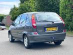 Nissan Almera Tino 1.8 Visia Clima*NAP*Trekhaak*Dealer onder, Auto's, Nissan, 65 €/maand, 4 cilinders, Almera Tino, 116 pk