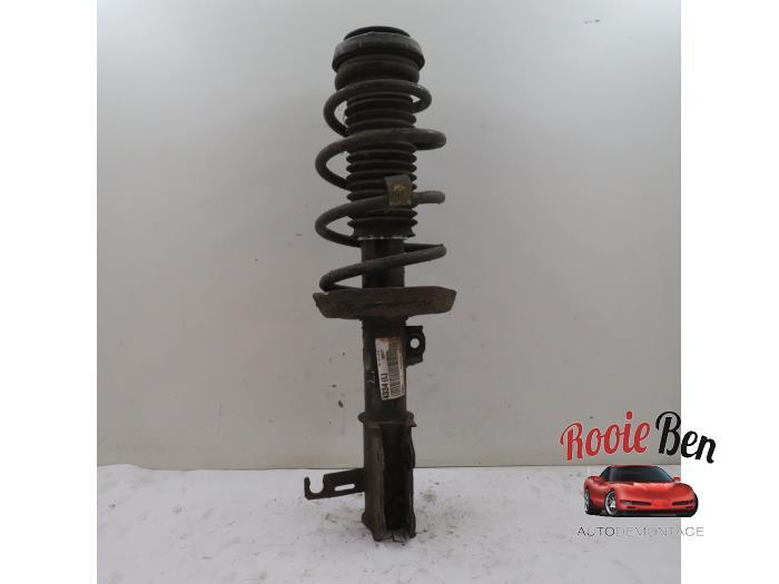 Schokdemperpoot links-voor van een Chevrolet Cruze, Gebruikt, -, Ophalen of Verzenden, -