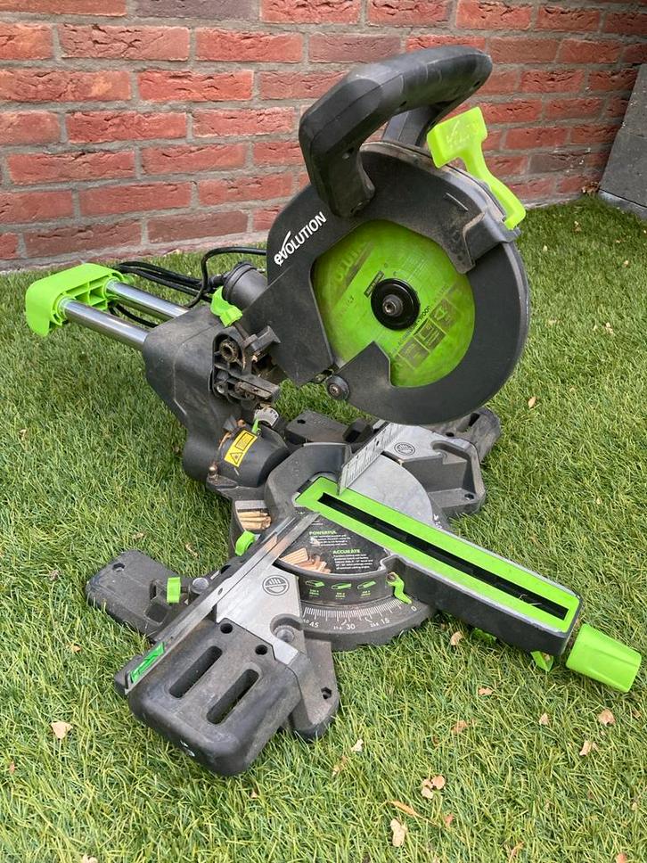Evolution Afkortzaag - F210SMS, Doe-het-zelf en Verbouw, Gereedschap | Zaagmachines, Gebruikt, Afkortzaag, 1200 watt of meer, 70 mm of meer