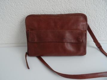 Cross over leren tas - cognac kleur.   beschikbaar voor biedingen