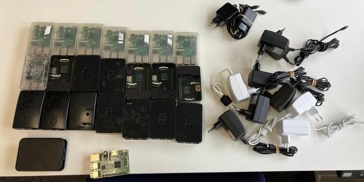 Veel Raspberry Pi V2 o.a. goed voor Home Assistant!, Hobby en Vrije tijd, Elektronica-componenten, Ophalen of Verzenden
