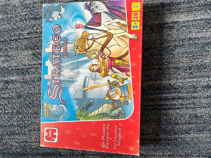 Stratego Junior - Leuk bordspel!, Hobby en Vrije tijd, Gezelschapsspellen | Bordspellen, Gebruikt, Een of twee spelers, Reisspel