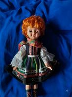 Mooie roodharige pop in klederdracht, Ophalen of Verzenden, Zo goed als nieuw, Pop