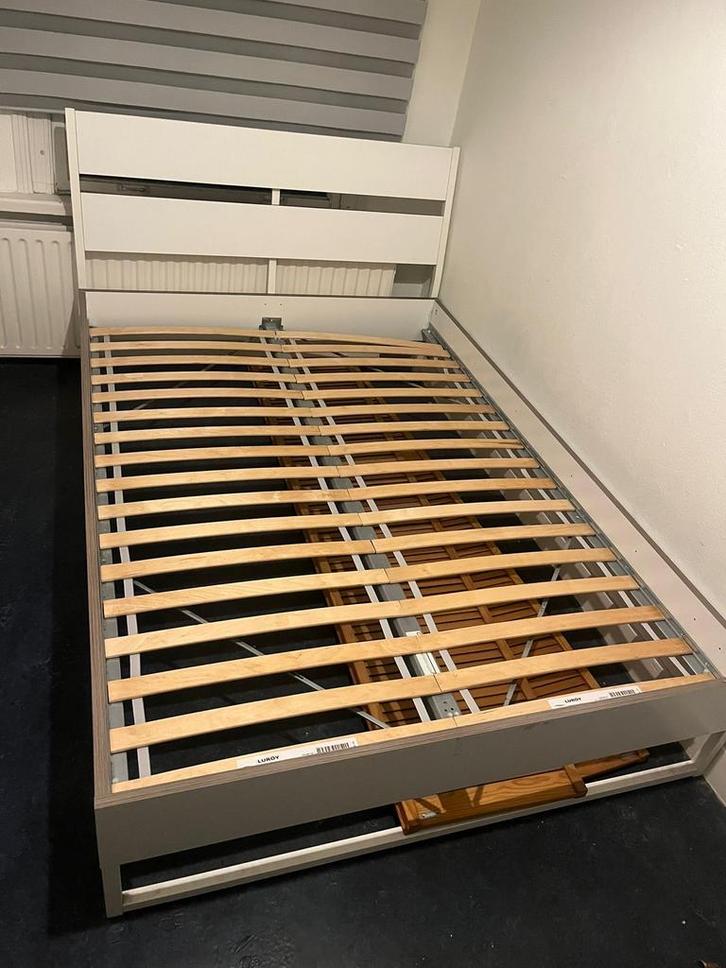 Bedframe met lattenbodem, Huis en Inrichting, Slaapkamer | Bedden, Gebruikt, Tweepersoons, 140 cm, 200 cm, Hout, Wit, Ophalen of Verzenden