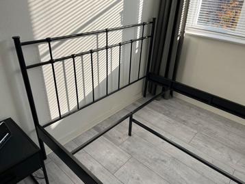 Zwart Stalen bedframe Tweepersoonsbed 140x200 - afbeelding 2