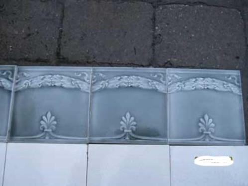 9 Art nouveau wandtegels warme tint grijs in relief 135 cm, Antiek en Kunst, Antiek | Wandborden en Tegels, Ophalen of Verzenden