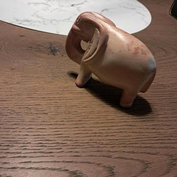 Olifant beeldje speksteen  beschikbaar voor biedingen