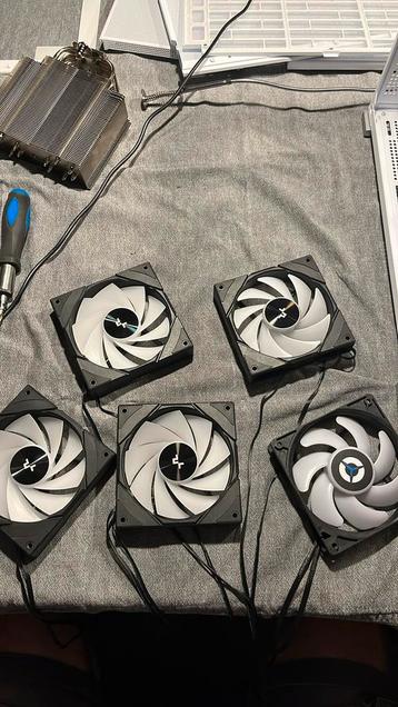 5x rgb fans beschikbaar voor biedingen