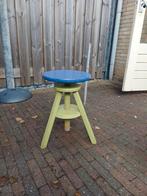 Krukje verstelbaar door draaien, Huis en Inrichting, Krukjes, Ophalen, In hoogte verstelbaar, Gebruikt, Hout