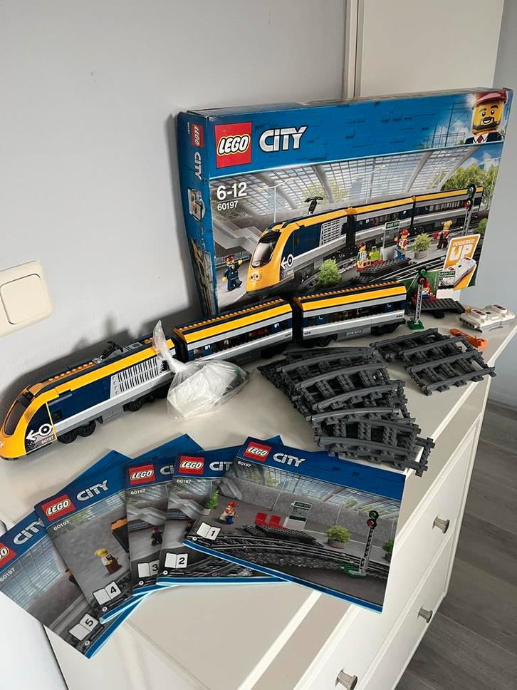 LEGO City Passagierstrein 60197, Kinderen en Baby's, Speelgoed | Duplo en Lego, Zo goed als nieuw, Lego, Complete set, Ophalen of Verzenden