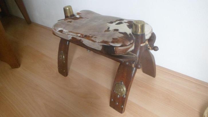 Vintage kruk hout leer koper bankje krukje kamelenzadel, Antiek en Kunst, Curiosa en Brocante, Ophalen of Verzenden
