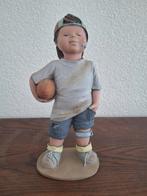 Elisa beeld jongen met bal nummer 4453, Ophalen of Verzenden, Zo goed als nieuw