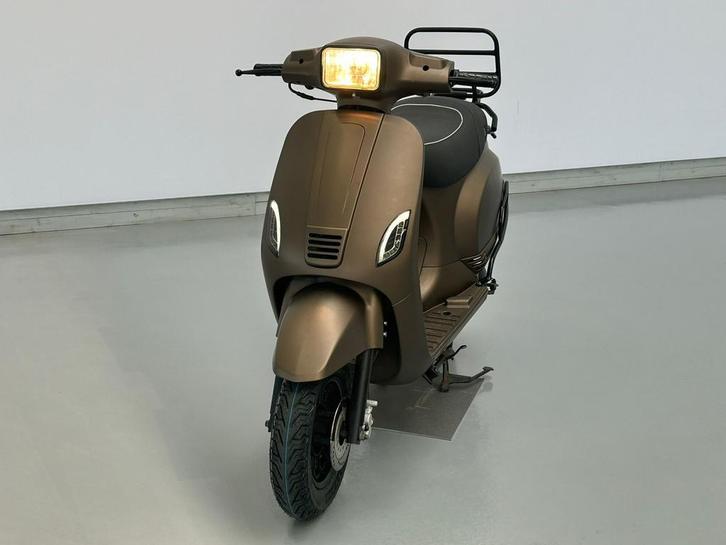 Btc riva, Fietsen en Brommers, Scooters | Overige merken, Zo goed als nieuw, Maximaal 45 km/u, Benzine, Ophalen