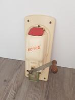 Koffiemolen PeDe, Ophalen