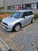 Mini 1.6 16V ONE 2006 Grijs, Auto's, Voorwielaandrijving, 4 cilinders, 4 stoelen, Handgeschakeld