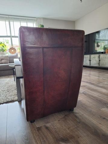 Leren Fauteuil met Metalen Frame beschikbaar voor biedingen