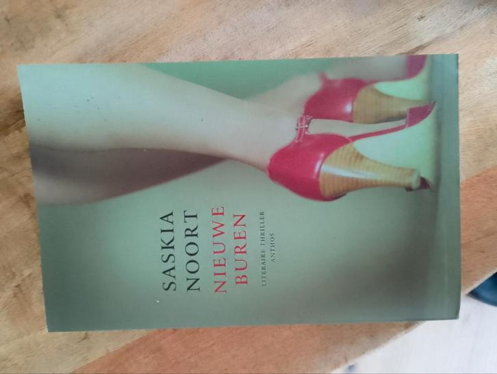 Nieuwe Buren - Saskia Noort, Boeken, Thrillers, Zo goed als nieuw, Nederland, Ophalen of Verzenden