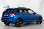 Skoda Kamiq 1.5 TSI Monte Carlo PANO|LED|CAMERA|TRKHK|CARPLA, Auto's, Stof, Euro 6, 4 cilinders, Blauw