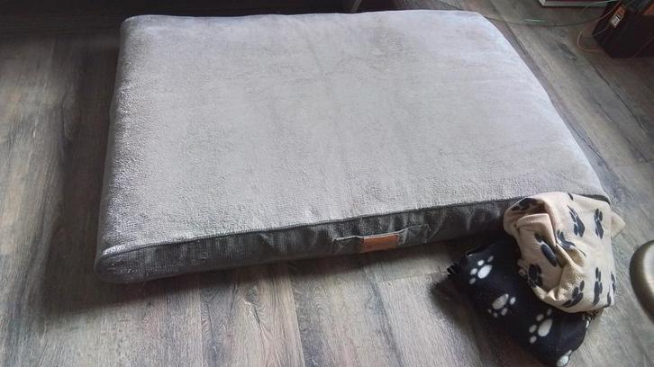 Petlando ergonomische mat hondenbed 120cm bij 80 cm, Dieren en Toebehoren, Hondenmanden, Zo goed als nieuw, Stof, Ophalen