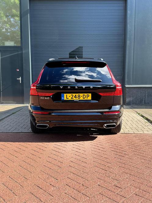 Volvo XC60 T5 250pk R-Design| Pano|Geartronic AWD 2018 Zwart, Auto's, Volvo, Particulier, XC60, Benzine, E, SUV of Terreinwagen