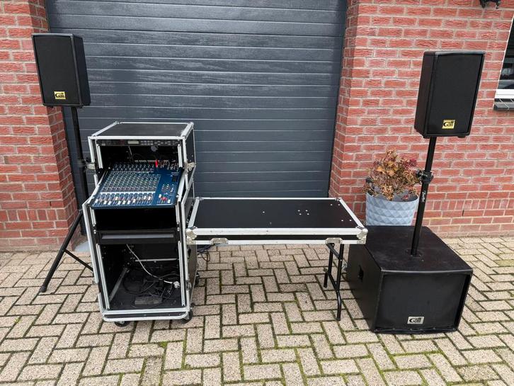 Zeer compleet zang - DJ set Yamaha flightcase bas box tops, Muziek en Instrumenten, Dj-sets en Draaitafels, Gebruikt, Dj-set, Overige merken