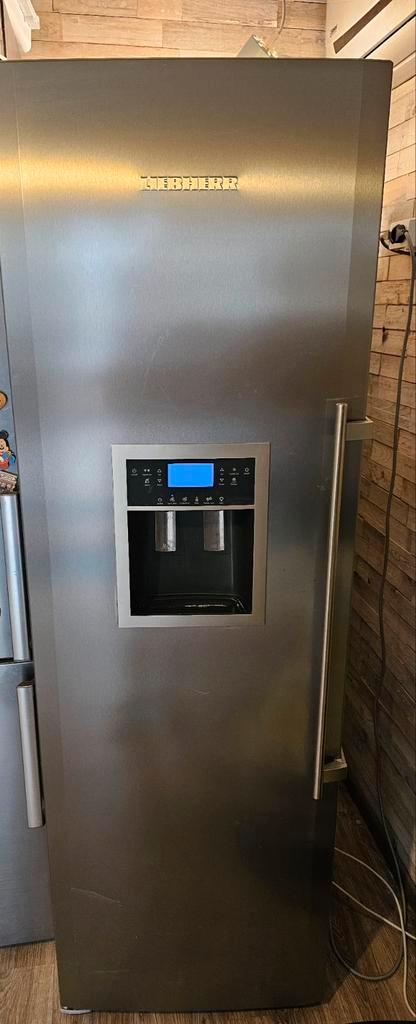 Liebherr vrieskast met Ijsdispenser No frost, Witgoed en Apparatuur, Koelkasten en IJskasten, Gebruikt, Met vriesvak, 200 liter of meer