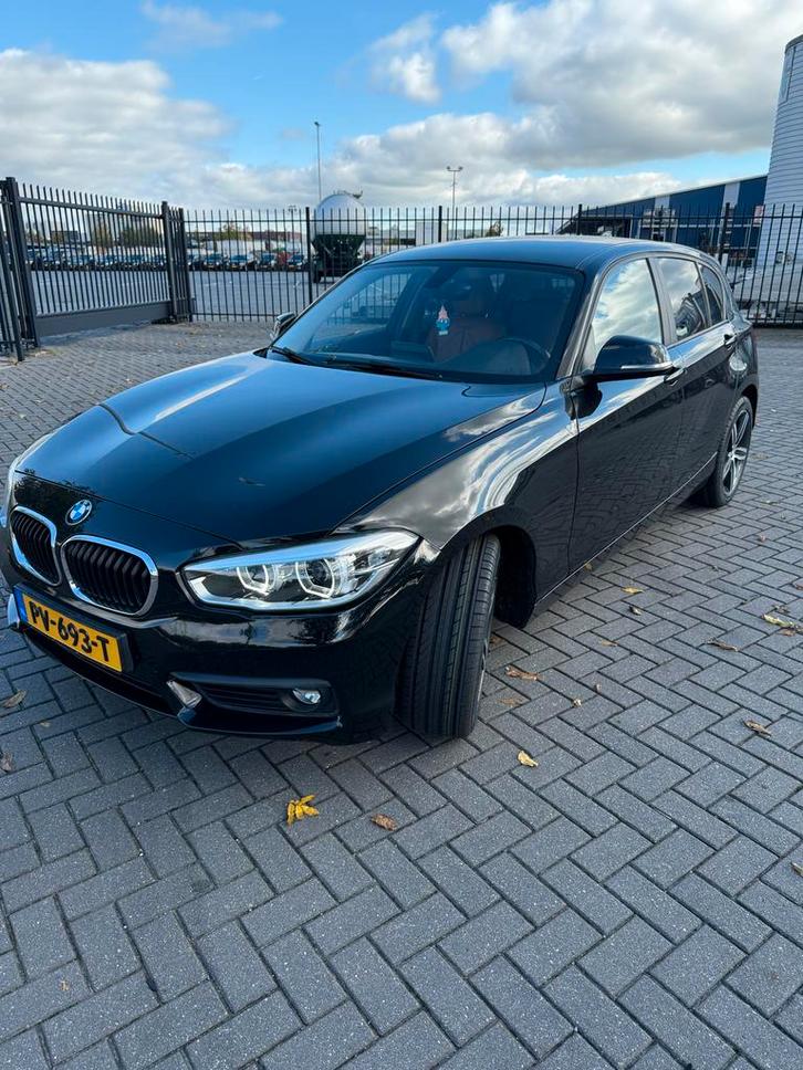 BMW 1-Serie 118i 136pk Aut 2017 Zwart, Auto's, BMW, Particulier, 1-Serie, Benzine, Euro 6, B, Hatchback, Automaat, Origineel Nederlands