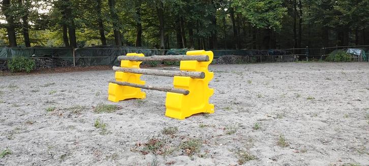 Nedlandic staander jumping Hindernis cavaletti geel 2 stuks, Dieren en Toebehoren, Paarden en Pony's | Overige Paardenspullen