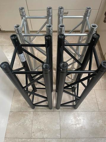 Trussen 4x 1 meter zwart en zilver + toebehoren beschikbaar voor biedingen