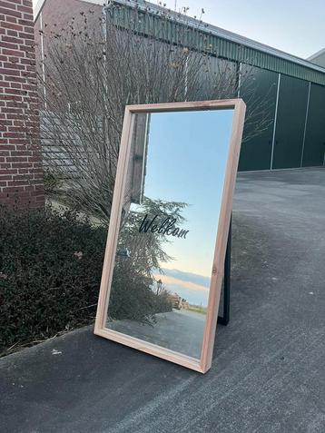 TE HUUR: welkomst spiegel met gepersonaliseerde tekst beschikbaar voor biedingen