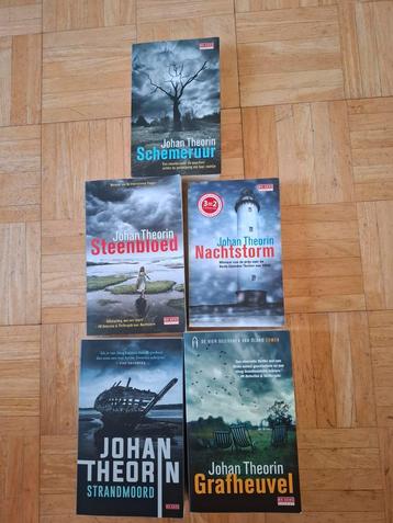 De hele serie van Johan Theorin beschikbaar voor biedingen